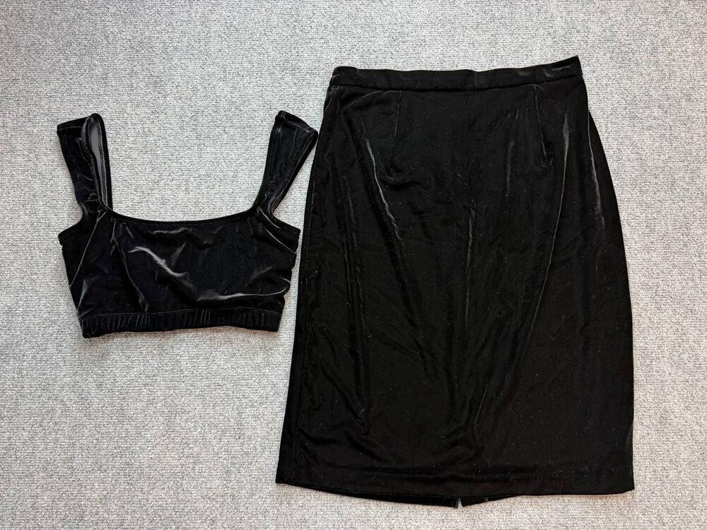 Vintage R&K Evening 2 Piece Black Velvet Skirt Set Women's Medium USA